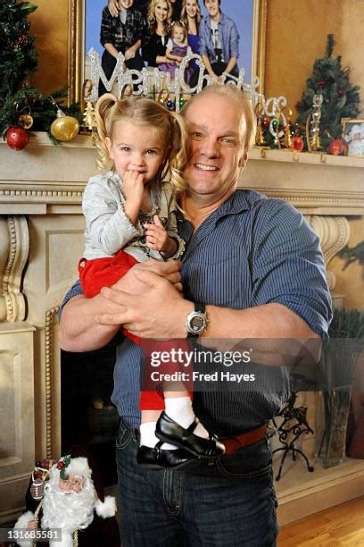 LEIGH-ALLYN BAKER, BRADLEY STEVEN PERRY – Celeb Secrets